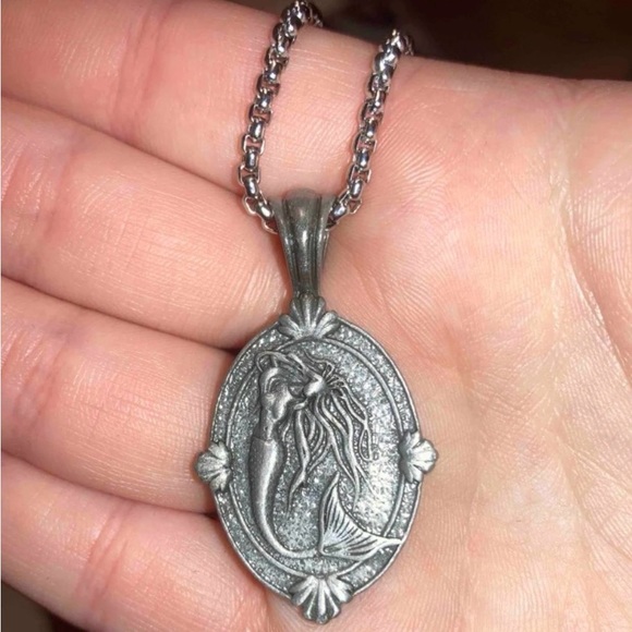 Mermaid Goddess Cameo~ Siren Sovereign Wispy Hair Abstract Art Backbend Necklace - Picture 14 of 15